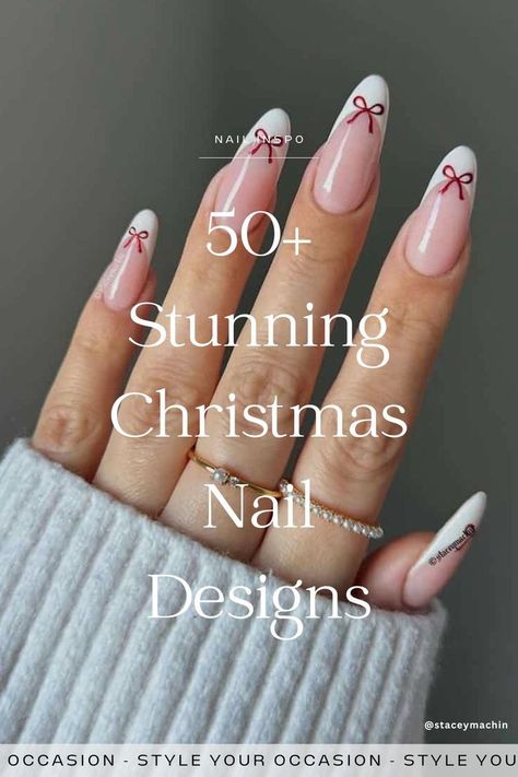 Stylish Nails Christmas, Subtle Xmas Nail Designs, Minimalistic Holiday Nails, Winter Tip Nails, Holidays Nails Christmas, Christmas Nails With White Tips, Holiday Nails Natural Nail, Candy Cane Nails French Tip, Holiday Nails Subtle