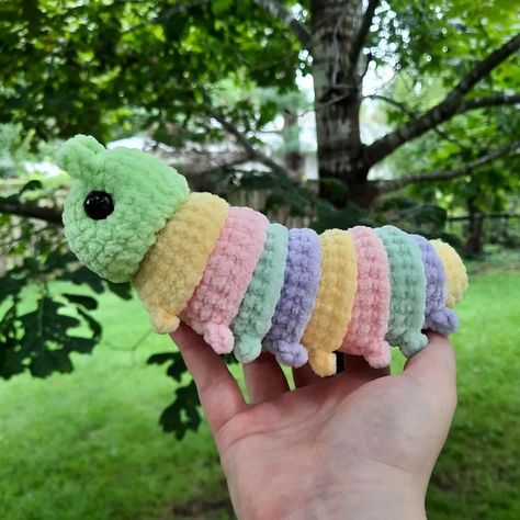 🐛 This caterpillar is adorable!! 🐛 ✨️Pattern - @allfromjade 🧶Yarn - @premieryarns Parfait Chunky 🫶🫶🫶 #kayleecrochet Crochet Caterpillar Pattern Free, Caterpillar Crochet, Crochet Caterpillar, Gummy Worms, Crochet Toys Patterns, Crafts Ideas, Stuffed Toys Patterns, Caterpillar, Crochet Toys