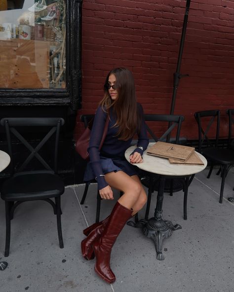 Tall Leather Boots Outfit, Fall Nyc Outfits, Nyc Outfits Fall, Fall Leather Boots, Dark Red Boots, Outfit Inspo Nyc, Boots Fall Outfit, Red Boots Outfit, Tall Boots Outfit