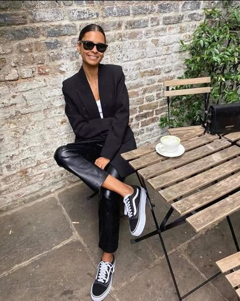 London Work Outfit, London Day Out Outfit, Outfits To Wear In London, Instagram London, Blazer Outfit, Mode Inspo, 가을 패션, Autumn Outfit, Looks Style