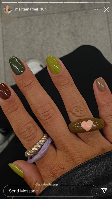 Mail Inspo 2022 Fall, Short Colored Nails, Nail Ideas Summer, Multicolor Nails, Different Color Nails, 2022 Nails, Boho Nails, Unique Acrylic Nails, Minimalist Nails