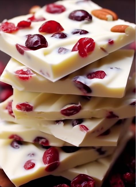 White Chocolate Cranberry Delight - Easy DIY Recipes Cranberry Bark, Cranberry Delight, Almond Bark Recipes, Traditional Holiday Recipes, Christmas Bark, Cherry Bars, Christmas Yummies, White Chocolate Bark, Chocolate Cranberry