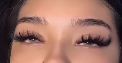 Goth Eyelash Extensions, Emo Lash Extensions, Eyelash Extensions Dramatic, Whisky Cat Eye Lashes, Choppy Eyelash Extensions, Goth Lash Extensions, Lashes Wispy Cat Eye, Volume Wispy Eyelash Extensions Cat Eye, Fluffy Cat Eye Lash Extensions