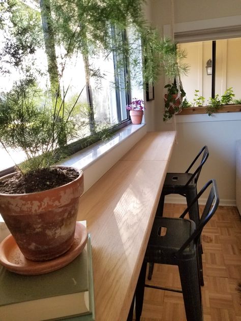 Window Breakfast Bar Ideas, Breakfast Bar Facing Window, Kitchen Window Bar Counter Indoor, Under Window Breakfast Bar, Oak Breakfast Bar Ideas, Breakfast Bar By Window, Diy Window Table, Kitchen Bar Under Window, Windowsill Breakfast Bar