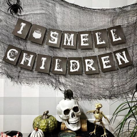 I Smell Children Hocus Pocus, Hocus Pocus Halloween Party, Hocus Pocus Party Decoration, Diy Halloween Garland, Hocus Pocus Decorations, Haunted House Halloween Party, Hocus Pocus Party, I Smell Children, Halloween Decor Diy