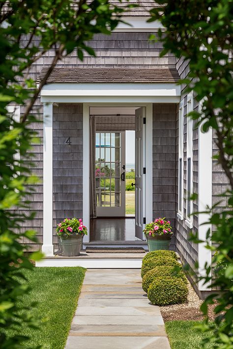 SUMMER HOUSE ON NANTUCKET | Couture Design Associates Nantucket Driveway, Nantucket Landscaping, Terrace Room, Different Homes, Exterior Landscaping, Nantucket Style, Ranch Exterior, Home Edit, Couture Design