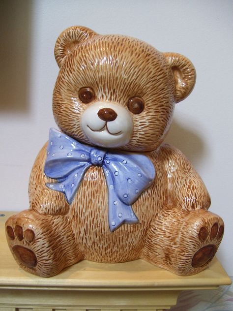 Ceramic Teddy Bear, Bear Cookie Jar, Ceramic Things, Teddy Bear Cookies, Collectible Cookie Jars, Slab Ceramics, Country Bears, Painted Ceramics, Diy Air Dry Clay