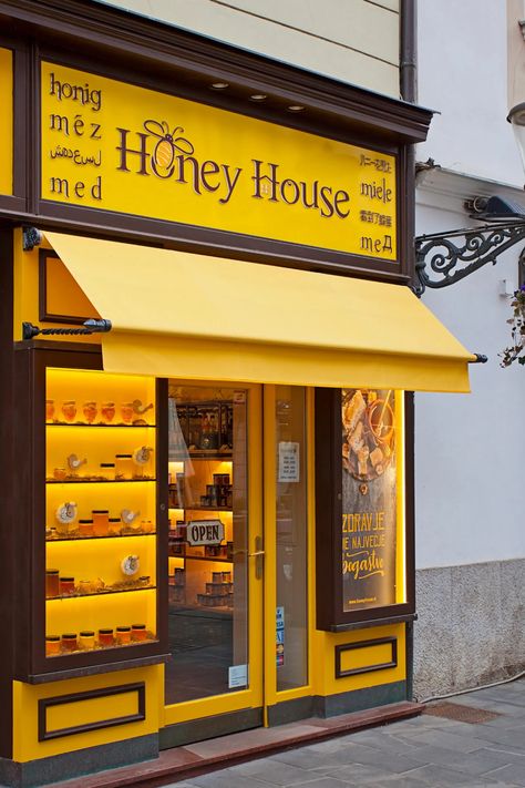 Honey Label Design, Honey House, Honey Store, Honey Label, Honey Brand, Grocery Store Design, Bee Shop, Honey Packaging, Honey Shop