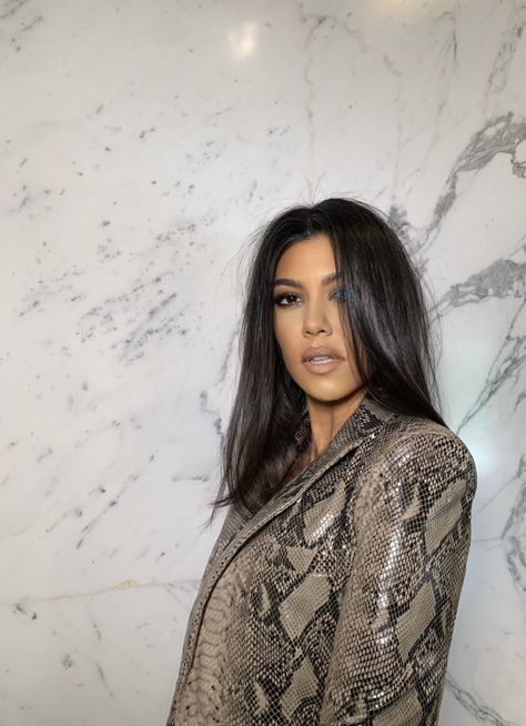 Kourtney Kardashian Makeup, Kourtney Kardashian Hair, Estilo Kardashian, Kourtney Kardashian Style, Celebrity Style Inspiration, Kardashian Style, Kardashian Jenner, Instagrammer, Kourtney Kardashian