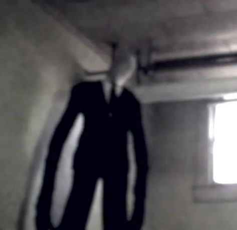 Creepypasta Slenderman, Scary Creepypasta, The Operator, Creepy Core, Slender Man, Marble Hornets, Creepypasta Characters, Slenderman, Dark Photography