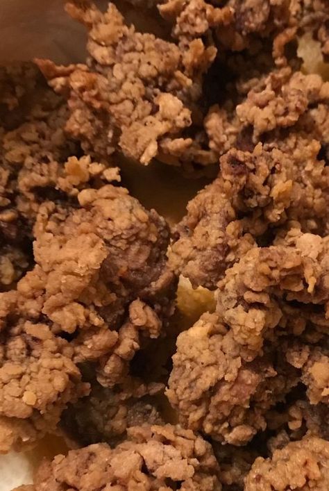 Looking for chicken recipes? Try cooking these southern fried chicken livers. Use garlic-flavored flour to fry the best chicken livers for dinner, an appetizer, or a side dish. #dinnerideas #dinnerrecipes #dinnerdishes #familydinnerideas #chicken #chickenrecipes #friedchicken #friedchickenrecipes Minnie’s Fried Chicken, Baked Chicken Livers Recipes, Fried Chicken Livers And Onions, Fried Liver Recipes, Fried Chicken Livers Air Fryer, How To Fry Chicken Livers, Air Fried Chicken Livers, Chicken Livers Wrapped In Bacon, Chicken Liver Recipes Baked