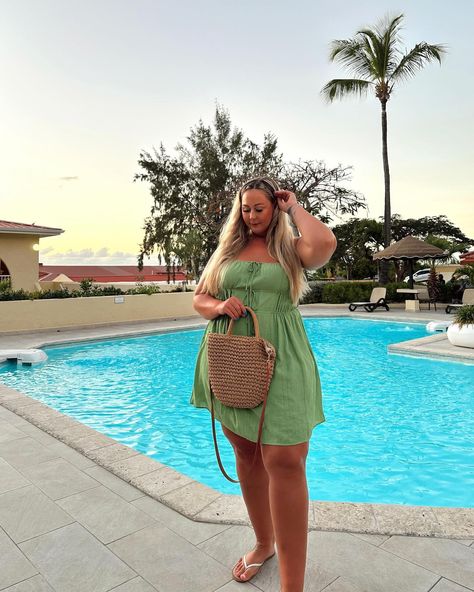 Never leaving ☀️ Comment LINK to get the link & sizing info sent to your DM’s! Follow @styledandtaylered for more curvy style inspo ✔️ Vacation outfit Outfit Inspo Fashion Style Curve fashion Plus Size Fashion Beach fashion Fashion Inspo Outfit inspiration #outfitinspo #plussizefashion #curvystyle #outfitinspiration #curvyoutfit #outfitideas #everydayoutfit #everydaystyle #tallfashion #curvyblogger #plussizestyle #vacation #vacationoutfit #resortwear Plus Size Summer Beach Outfits, Plus Size Holiday Outfits Summer, Carribean Vacation Outfits, Evening Holiday Outfits, Beach Holiday Outfits, Plus Size Vacation, Vacation Fits, Holiday Outfits Summer, Curvy Style