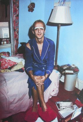 nan goldin - bruce bleaching his eyebrows Nan Goldin Photography, Lise Sarfati, Contemporary Fine Art Photography, Nan Goldin, Levitation Photography, Double Exposure Photography, William Eggleston, Value In Art, Experimental Photography