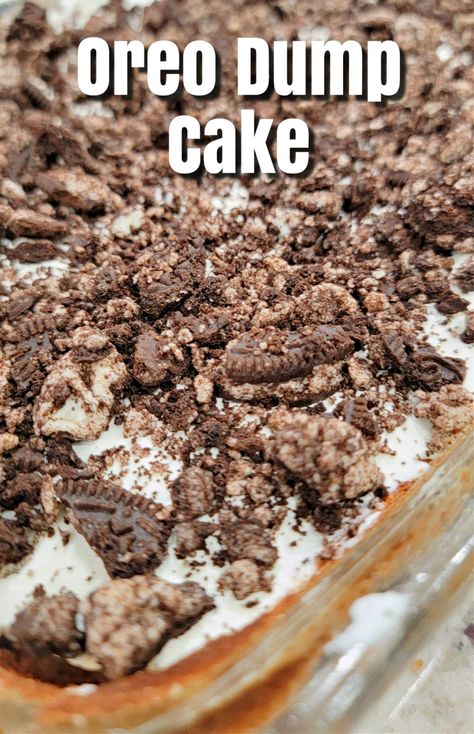 Oreo Dump Cake, Oreo Dirt Cake, Brownie Mix Recipes, Cake Mix Desserts, Dessert Oreo, Decadent Chocolate Desserts, Potluck Desserts, Dump Cake Recipes, Dump Cake