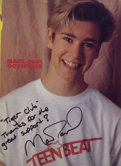 Mark Paul Gosselaar 90s, 90s Pics, Zach Morris, Lark Voorhies, Celebrity Actors, 80s Boys, Mark Paul Gosselaar, Kelly Kapowski, Zack Morris