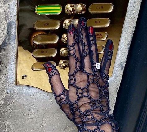 Gucci gloves Rings Over Gloves, Gucci Gloves Aesthetic, Gucci Gloves Lace, Gucci Gloves, Memorial Outfits, Gloves Aesthetic, Gloves Lace, Bday Shoot, Mesh Gloves