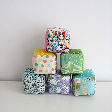 Fabric Blocks.  For when I'm feeling really ambitious. Baby Cubes, Fabric Blocks, Fabric Doll House, Soft Blocks, Fun Fabric, Pinking Shears, Sewing Tutorials Free, Fabric Stars, Sewing Material