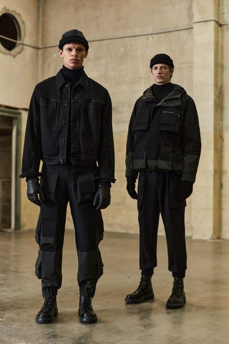 Black Rave Outfits Men, Techno Rave Outfit Men, Military Outfit Men, Black Boots Men Outfit, Military Fashion Menswear, Rave Outfit Men, Techno Rave Outfit, Winter Rave Outfits, Military Inspired Outfit