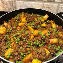 Keema Aloo, Beef Keema, Beef Entrees, Keema Recipes, Ground Beef And Potatoes, Food Time, Indian Recipe, Beef And Potatoes, Beef Recipe