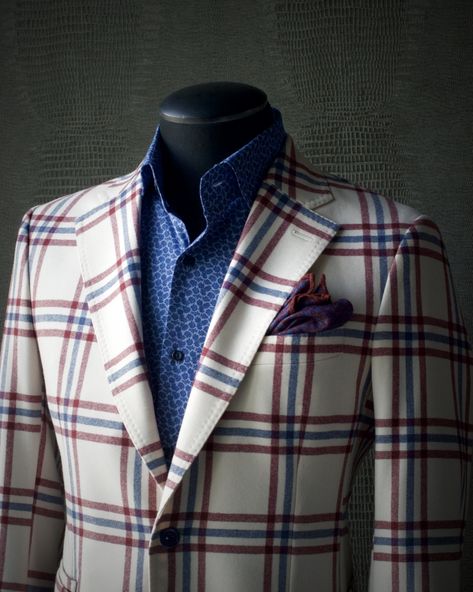 Luxury Fitted Plaid Suit, Luxury Plaid Three-piece Suit Classic Style, Luxury Men's Plaid Blazer, Classic Single-breasted Plaid Suits, Luxury Plaid Single-breasted Sport Coat, Summer Suits Men, Dapper Suits, Blazer Outfits Men, Suits Men Business