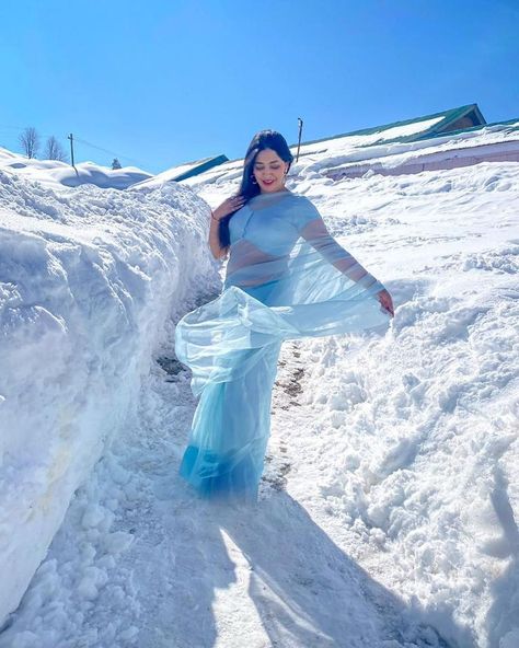 Fashionaable Lawyer on Instagram: “Super romantic me had to do this in the snow❄️❤️ . . Location: @nedous.hotel . . #sareelove #snowlover #naturelover #loveforlove #bluesaree…” Saree In Snow, Kashmir Photos, Saree Shoot, Winter Pics, Blue Saree, Winter Pictures, The Snow, Lawyer, Traditional Outfits