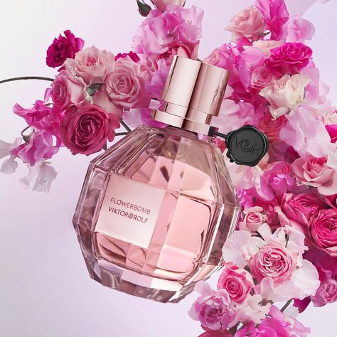 Flowerbomb - Viktor&Rolf | Sephora Best Under Eye Concealer, Centifolia Rose, Holiday Fragrance, Vanilla Perfume, Best Wedding Gifts, Flower Bomb, Viktor & Rolf, Fresh Fragrances, Fragrance Collection