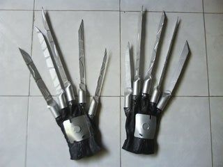 Edward Scissorhands Gloves, Edward Scissorhands Hands, Edward Scissorhands Makeup, Edward Scissorhands Halloween Costume, Edward Scissorhands Halloween, Edward Scissorhands Costume, Diy Fantasia, Gloves Diy, Fashion Costume Halloween