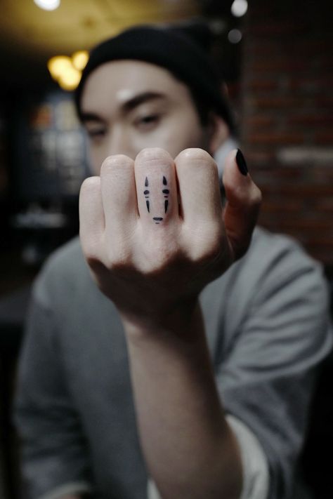 Asian Finger Tattoo, Japanese Finger Tattoo, Inside Finger Tattoos, Thumb Tattoos, Tatted Men, Finger Tats, Finger Tattoo For Women, Finger Hands, Tattoo Minimalist