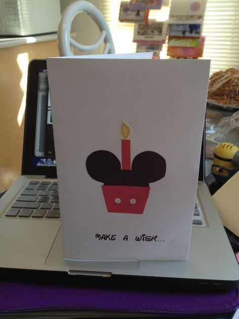 Mickey Mouse Birthday Card Diy, Mickey Mouse Card Ideas, Mickey Mouse Birthday Cards Handmade, Mickey Mouse Birthday Cards, Mickey Mouse Cards Handmade, Disney Birthday Cards Diy, Diy Disney Cards, Cartoon Cards, Cricut Birthday Cards