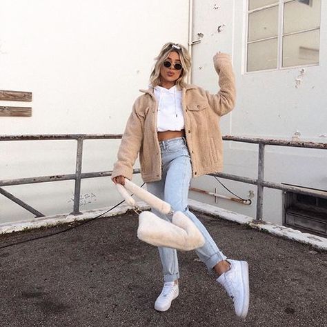 Airforce 1 Outfit Women Casual, Styling Air Force 1 Women, Airforce 1 Outfit Women, Air Force One Outfits, Air Force 1 Outfit Woman Summer, Shoes Women Outfit, Nike Air Force 1 Outfit Woman, Air Force 1 Women, Air Force 1 Outfit Woman