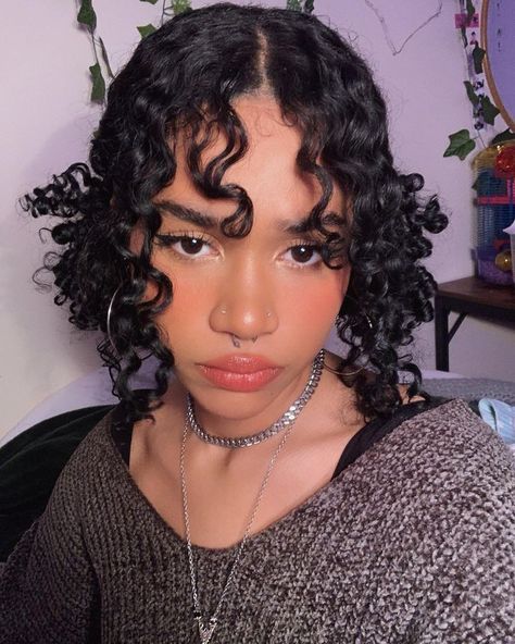 Mina Bishop, Shortish Hair, Mixed Curly Hair, Naturally Curly Hair, Cute Curly Hairstyles, Hair Idea, Curly Hair Styles Easy, Hairdos For Curly Hair, Natural Curls Hairstyles