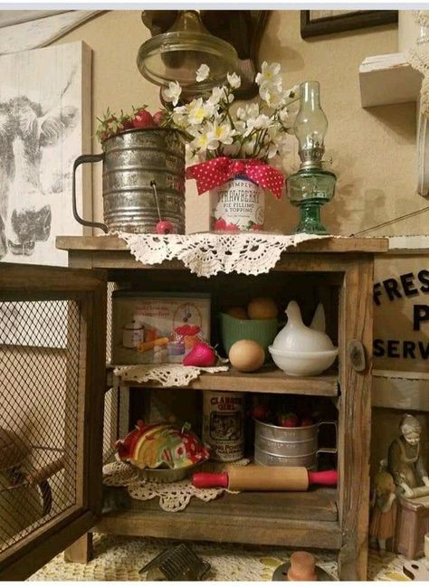 Decorating With Antiques Kitchen, How To Display Antiques In Your Home, Vintage Kitchen Display, Old Farmhouses, Fall Kitchen Decor Ideas, Antique Kitchen Utensils, Pumpkin Spice Everything Nice, Antique Kitchen Decor, Kitchen Vignettes