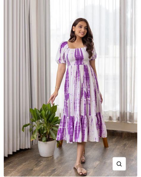 Tie And Dye Frock Design, Frocks With Sarees, Kurti Stitching, Valentines Day Looks, Designer Dresses Couture, Plain Kurti, Dress Designs For Stitching, Dress For Pregnant Women, Simple Frock