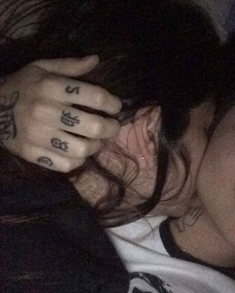 Grunge Couple, Couples Vibe, Cute Relationship Photos, Cute Couples Photos, Cute Relationship Goals, Love Languages, Couple Aesthetic, Hopeless Romantic, Cute Couple Pictures