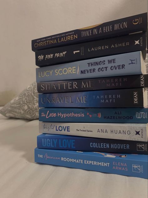 reading / booktok / bookish vibe / reading aesthetic / booktok / blue books / books Books With Blue Covers, Blue College Aesthetic, Blue Reading Aesthetic, Blue Aesthetic Books, Blue Book Aesthetic, Blue Books Aesthetic, Julia Aesthetic, Cheengu Blue, Books Recs