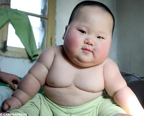 rolls rolls rolls Funny Baby Pictures, Baby Fat, Chubby Babies, Childhood Obesity, Asian Babies, How Big Is Baby, Kids Health, Funny Babies, Baby Pictures