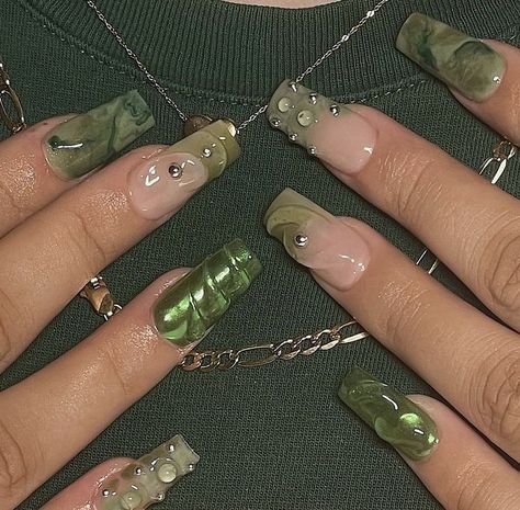 Chrome Acrylic Nails Designs, Green Chrome French Tip Nails, Green Fairy Nails, Xv Nails, Honey Nails, Nail Art Vert, Nail Guide, Boho Nails, Beauty Nails Design