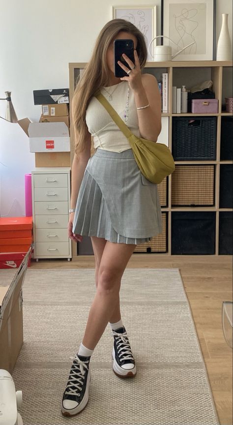 Summer outfit Converse Run Star Hike Dumpling Bags Aesthetic, Converse Run Star Hike Outfit Dress, Dumpling Bag Aesthetic, Uniqlo Dumpling Bag Outfit, Uniqlo Bag Aesthetic, Uniqlo Dumpling Bag, Converse Hike Outfit, Converse Run Star Hike Outfit Women, Crescent Bag Outfit