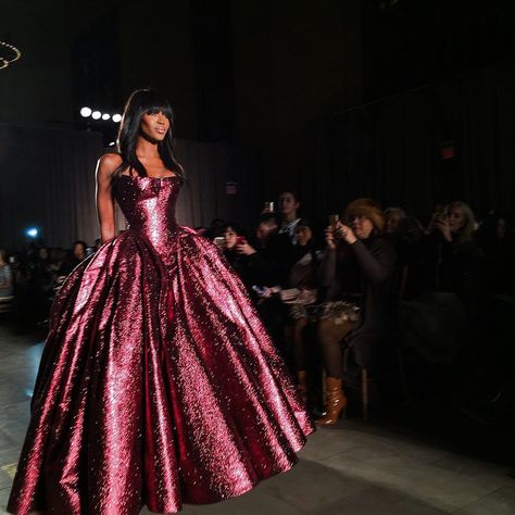 Zac Posen Gown, Zac Posen Dress, Gala Dresses, Zac Posen, Naomi Campbell, Glam Dresses, Carpet Looks, Fashion Weeks, Instagram Foto