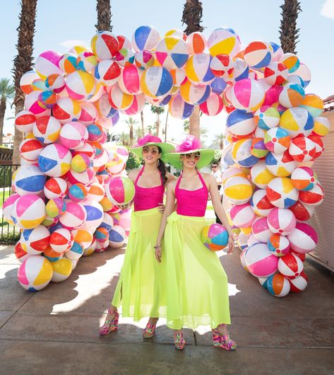 @sendomatic posted to Instagram: Beach ball balloon arch, perfect for an end-of-summer soiree!☀ @iconiceventstudios #summer #beach #beachball #partyinspiration #partydecor #partyideas #birthdayparty #partyplanning #eventplanning #eventdesign #eventprofs #kidspartyideas #eventmanagement Beach Ball Party Arch, Beach Ball Window Display, Beach Ball Balloon Arch, Beach Ball Arch Diy, Beach Ball Backdrop, Beach Ball Arch, Hanging Art Installation, Welcome To August, Tropical Event