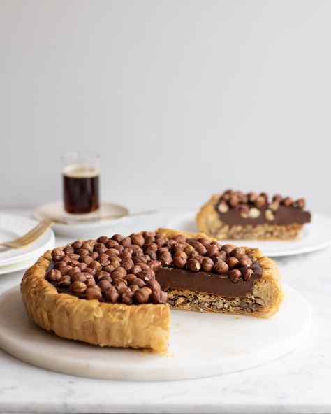 Choc Hazelnut Baklava Tart — Antoniou Fillo Pastry Baklava Tart, Dough Dessert Recipes, Traditional Baklava Recipe, Pastry Dessert Recipes, Filo Pastry Dessert, Baklava Recipes, Baklava Cake, Filo Pastry Recipes, Nut Dessert