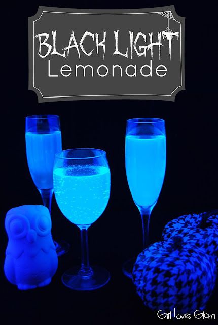 Black Light Lemonade - Girl Loves Glam Glow In The Dark Cupcakes, Fun Halloween Drinks, Drinks For Kids, Halloween Punch Recipes, Halloween Punch, Healthy Halloween Snacks, Easy Halloween Party, Party Neon, Blacklight Party