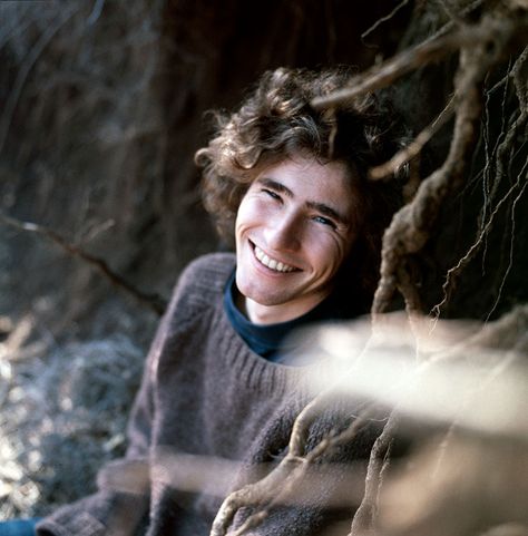 Singer and songwriter Tim Buckley poses for a portrait in Malibu, December 20, 1968. Tim Buckley, Nick Drake, Pj Harvey, John Frusciante, Julian Casablancas, Peter Gabriel, Jeff Buckley, Father John, Post Mortem