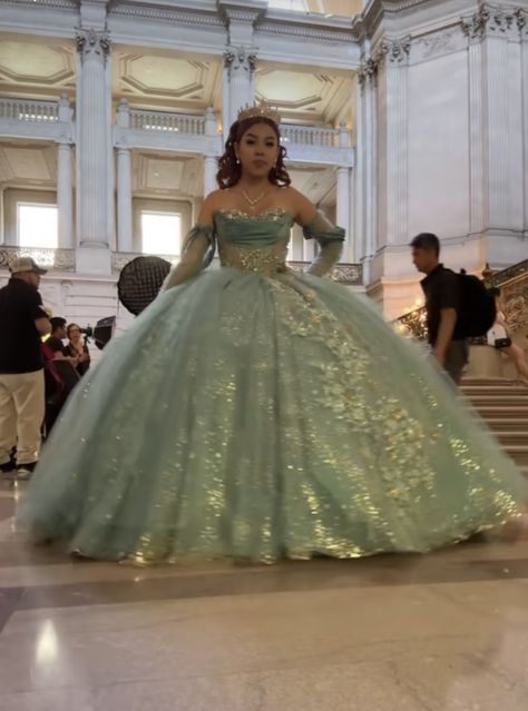 Sage Green Chambelan Outfits, Sage Green Quince Theme, Sage Green Quince Dress, Light Green Quinceanera Dresses, 15 Quinceanera, Quince Stuff, Cheap Quinceanera Dresses, Green Quinceanera, Debut Gowns