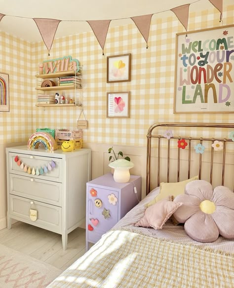 velveteen_babies Colourful Girls Bedroom, Colorful Toddler Girl Room, Spring Feels, Kids Rooms Inspo, Big Girl Bedrooms, Toddler Girl Room, Kids Bedroom Inspiration, Toddler Room Decor, Baby Room Inspiration