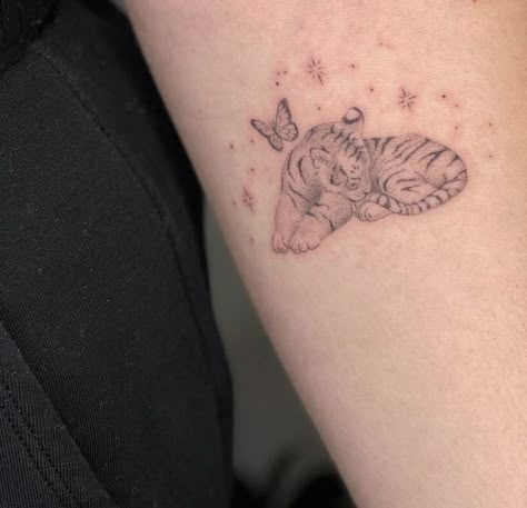 Aesthetic Animal Tattoo, Soft Tattoo Ideas, Soft Tattoo Aesthetic, Dainty Hummingbird Tattoo, Bambi Tattoo, Chest Neck Tattoo, Pixie Tattoo, Soft Tattoo, Celestial Symbols