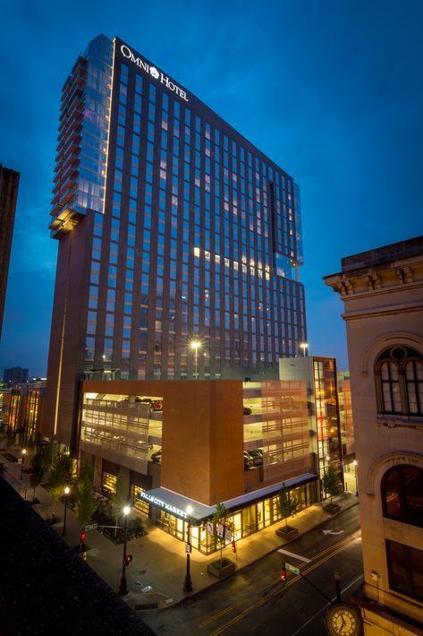 The Omni Hotel Louisville Hotel At Night, Nice Hotel, Dog Walking Services, Omni Hotel, Dog Friendly Hotels, Pet Friendly Hotels, Ohio River, Louisville Kentucky, University Of Kentucky