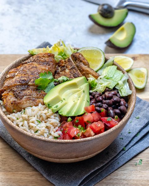 Southwest Chicken Rice Bowls Clean Eating Recipe Southwest Chicken Rice, Southwest Chicken And Rice, Clean Eating Meal Prep, Mexican Breakfast Recipes, Chicken Rice Bowls, Southwest Chicken, Rice Bowls Recipes, Meal Prep Clean Eating, Chicken Taco