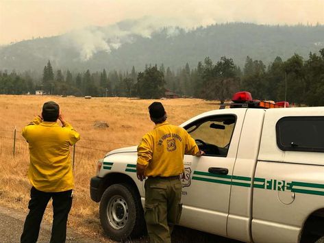 U.S. Forest Service Ranger Jason Engle (left) and Forest Service Behavior Analyst Robert Scott evaluate the Ferguson Fire near Lushmeadows (Mariposa County). Photo: Kurtis Alexander / The Chronicle National Parks Service, Forest Service Aesthetic, Trail Life, Service Truck, Us Forest Service, Wildland Fire, Park Rangers, Forest Ranger, Wildland Firefighter