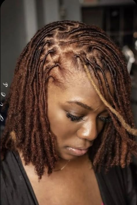 Locs Cut In A Bob, Traditional Locs Black Women, Short Starter Locs Black Women, Locs On Fine Hair, Medium Size Locs Black Women, Medium Locs Black Women, Small Traditional Locs, Small Locs Black Women, Shoulder Length Locs